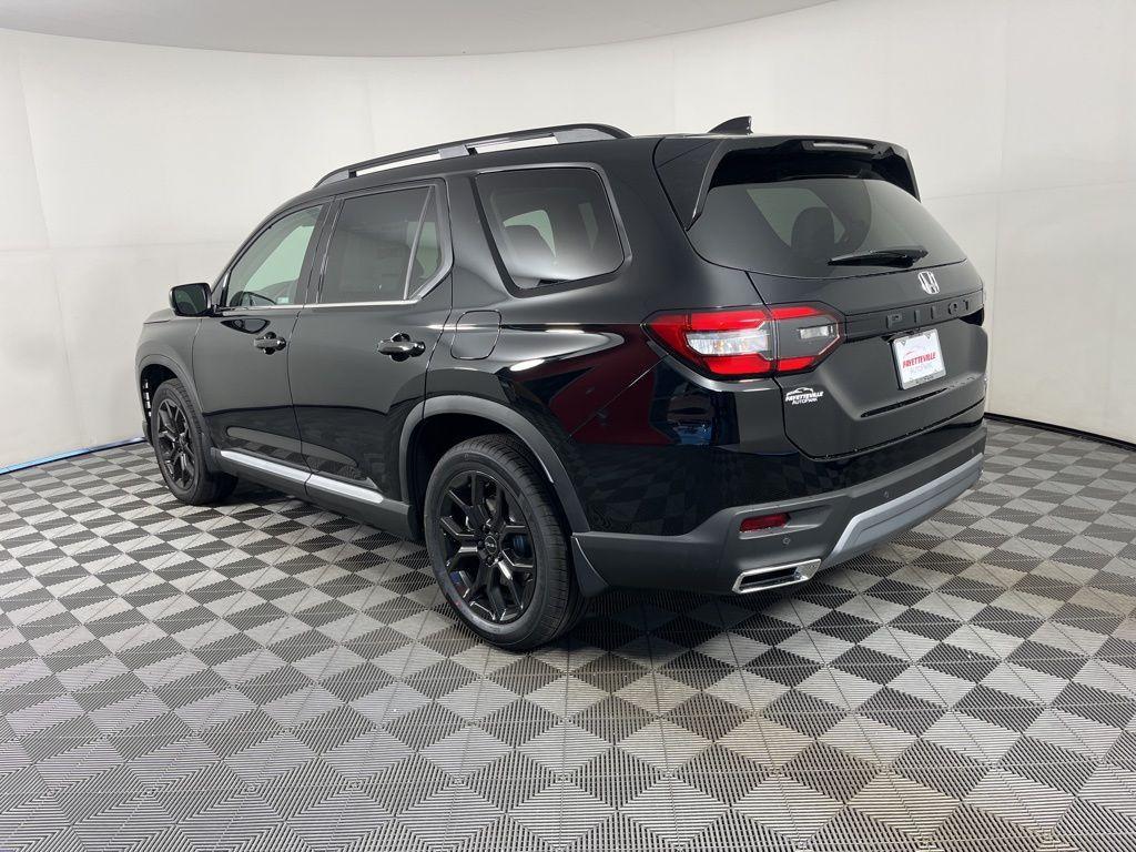 new 2025 Honda Pilot car, priced at $50,895