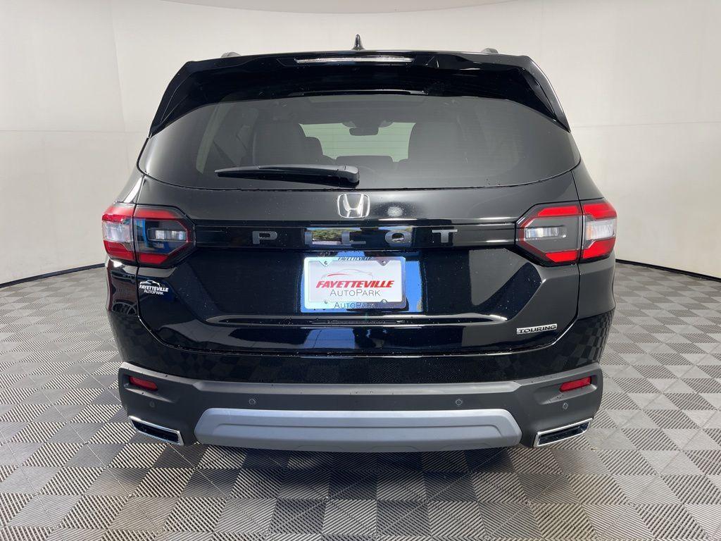 new 2025 Honda Pilot car, priced at $50,895
