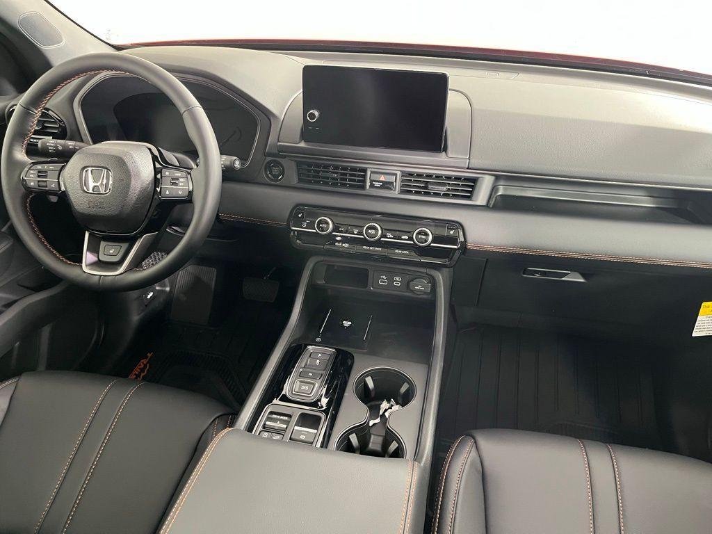 new 2025 Honda Pilot car, priced at $51,350