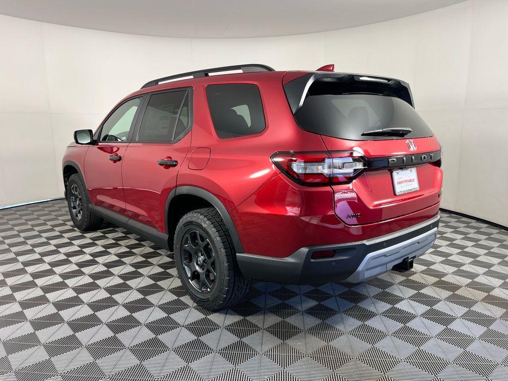 new 2025 Honda Pilot car, priced at $51,350