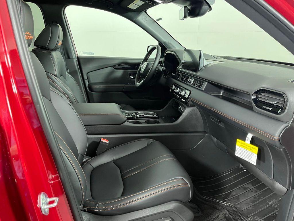 new 2025 Honda Pilot car, priced at $51,350