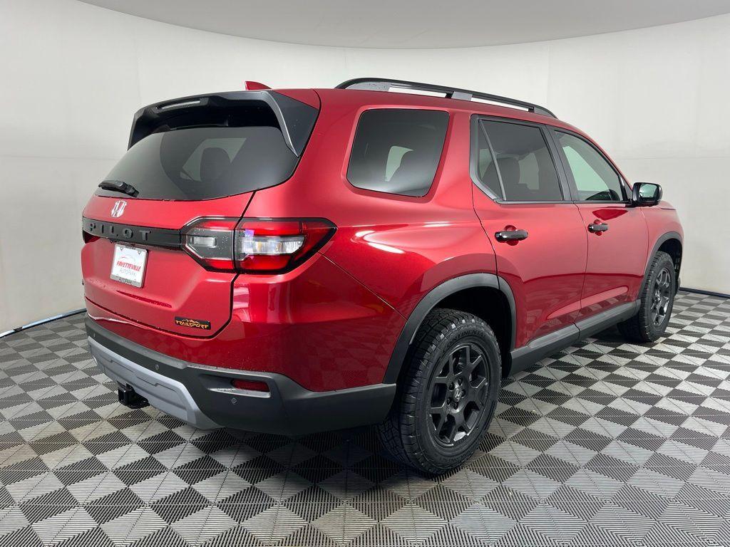 new 2025 Honda Pilot car, priced at $51,350