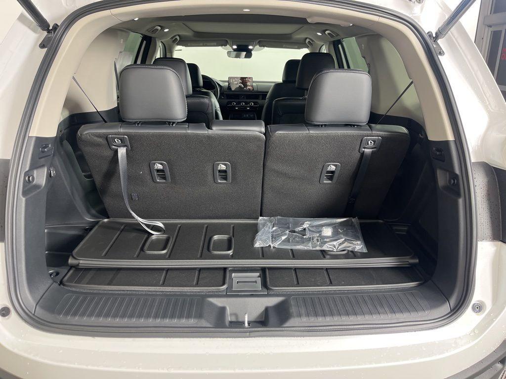 new 2025 Honda Pilot car, priced at $50,757