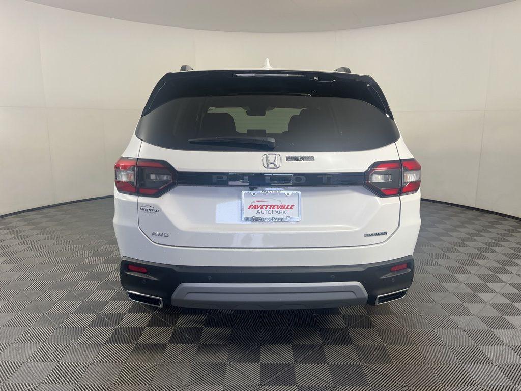 new 2025 Honda Pilot car, priced at $50,757