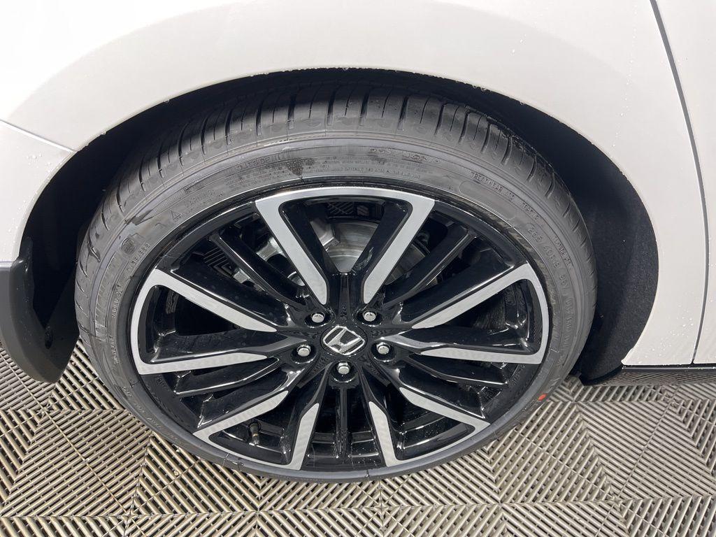 new 2025 Honda Accord Hybrid car, priced at $40,950