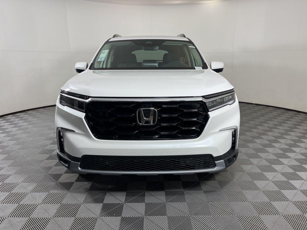 new 2025 Honda Pilot car, priced at $50,080