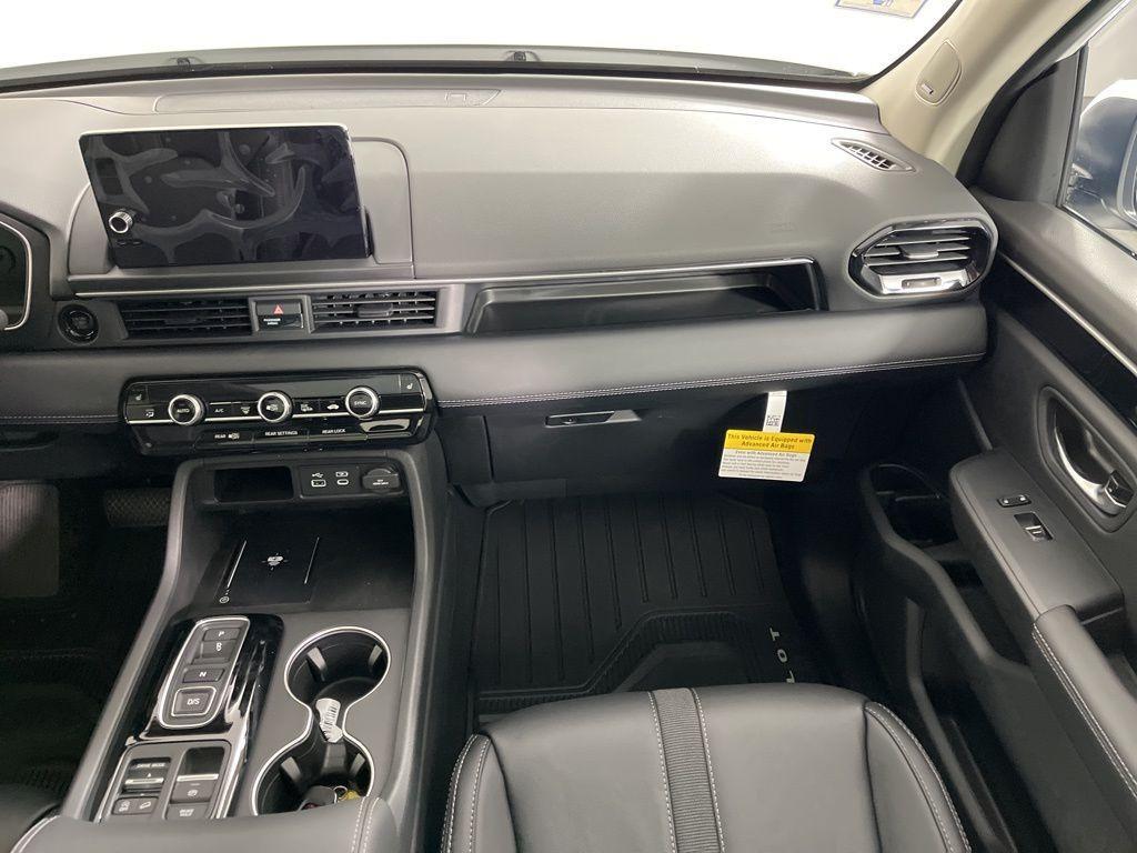 new 2025 Honda Pilot car, priced at $53,750
