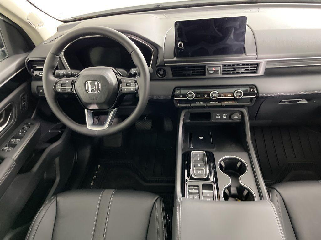 new 2025 Honda Pilot car, priced at $53,750