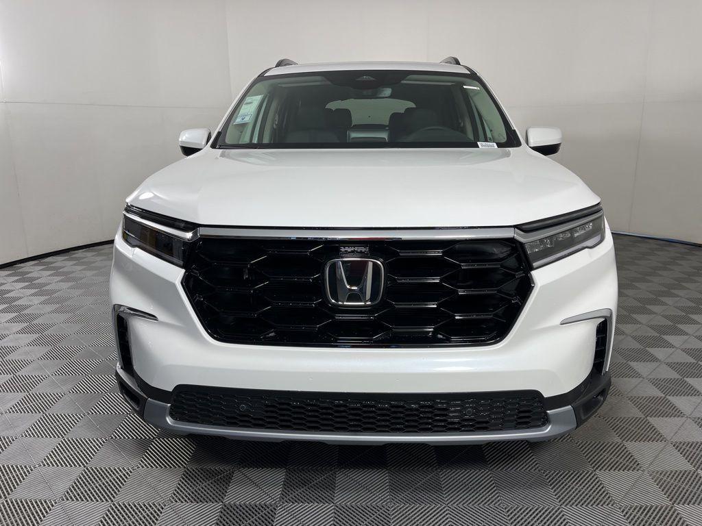 new 2025 Honda Pilot car, priced at $53,750