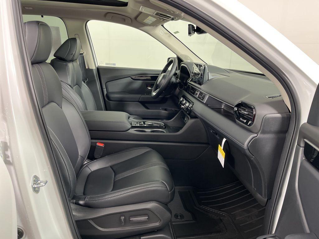 new 2025 Honda Pilot car, priced at $53,750