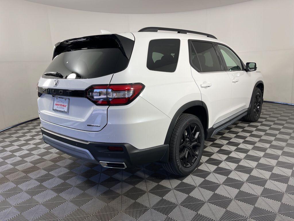 new 2025 Honda Pilot car, priced at $53,750