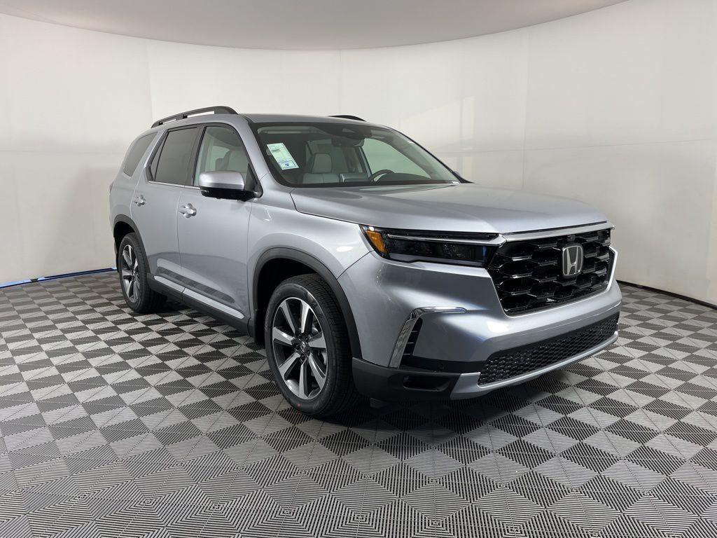 new 2025 Honda Pilot car, priced at $54,475