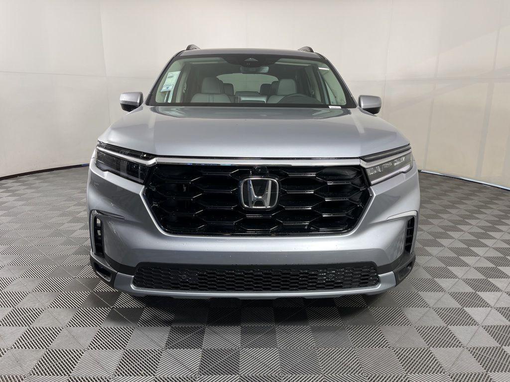 new 2025 Honda Pilot car, priced at $54,475