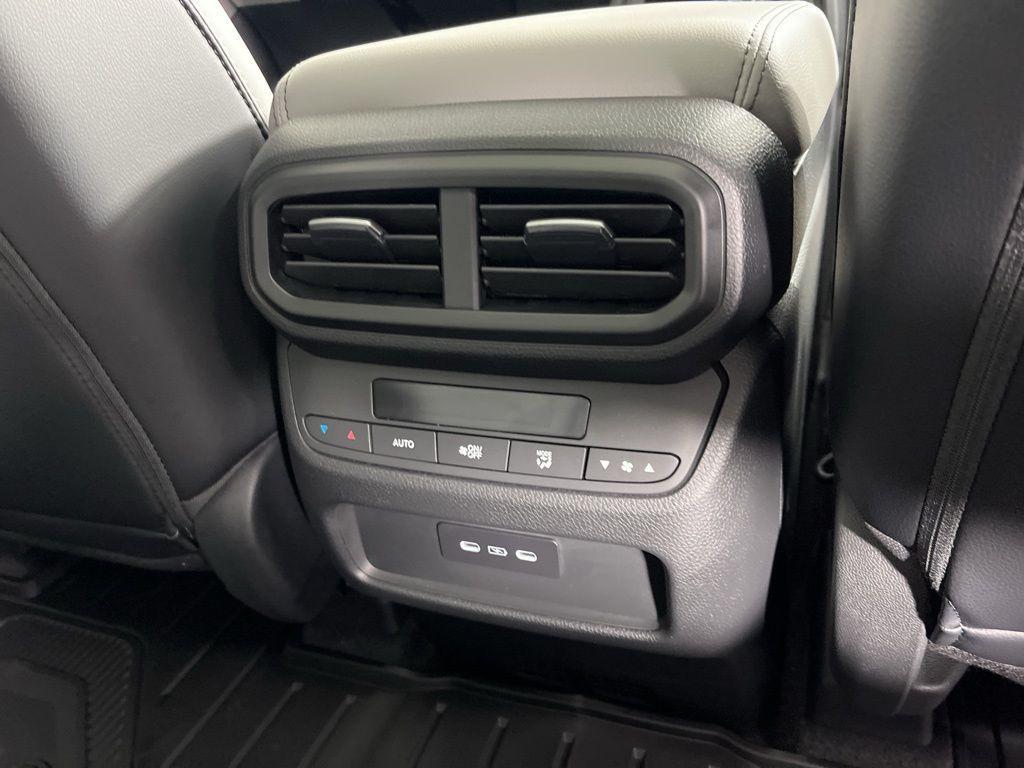new 2025 Honda Pilot car, priced at $50,895