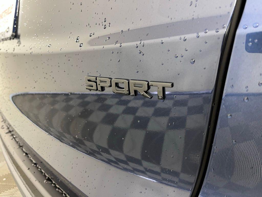 new 2026 Honda CR-V Hybrid car, priced at $40,175