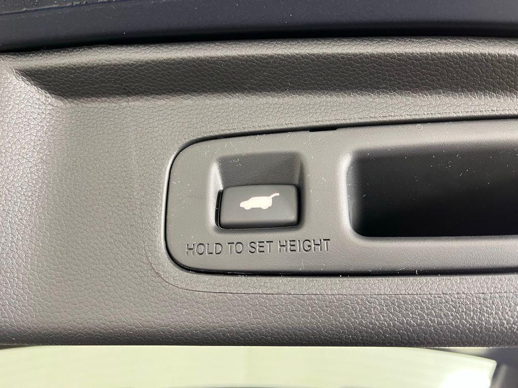 new 2026 Honda CR-V Hybrid car, priced at $40,175