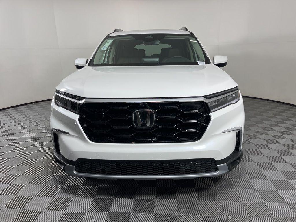 new 2025 Honda Pilot car, priced at $54,930