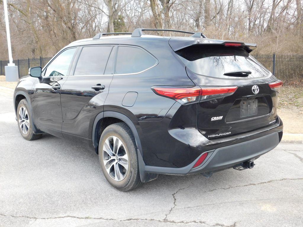 used 2022 Toyota Highlander car, priced at $34,990