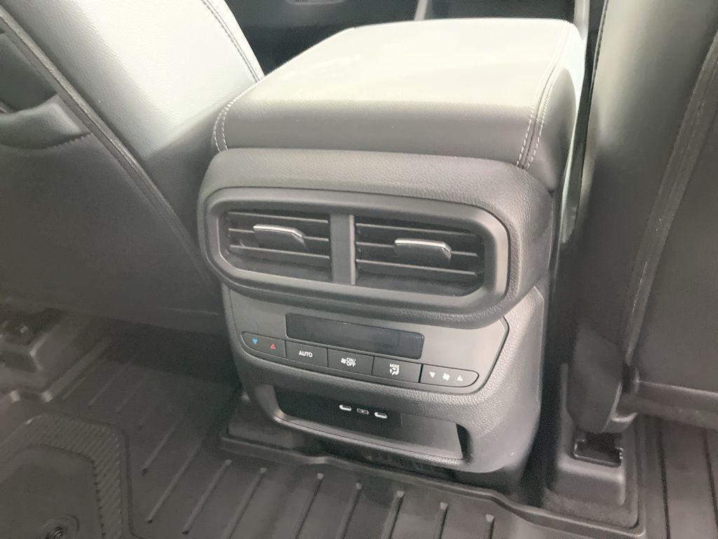 new 2025 Honda Pilot car, priced at $47,050