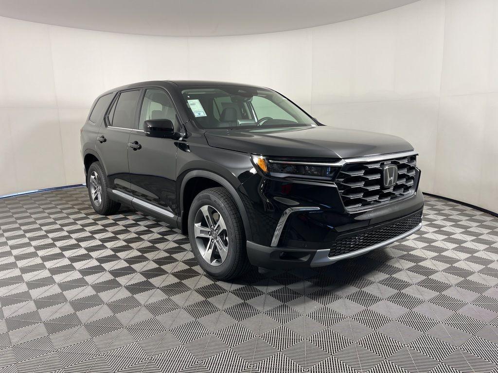 new 2025 Honda Pilot car, priced at $47,050