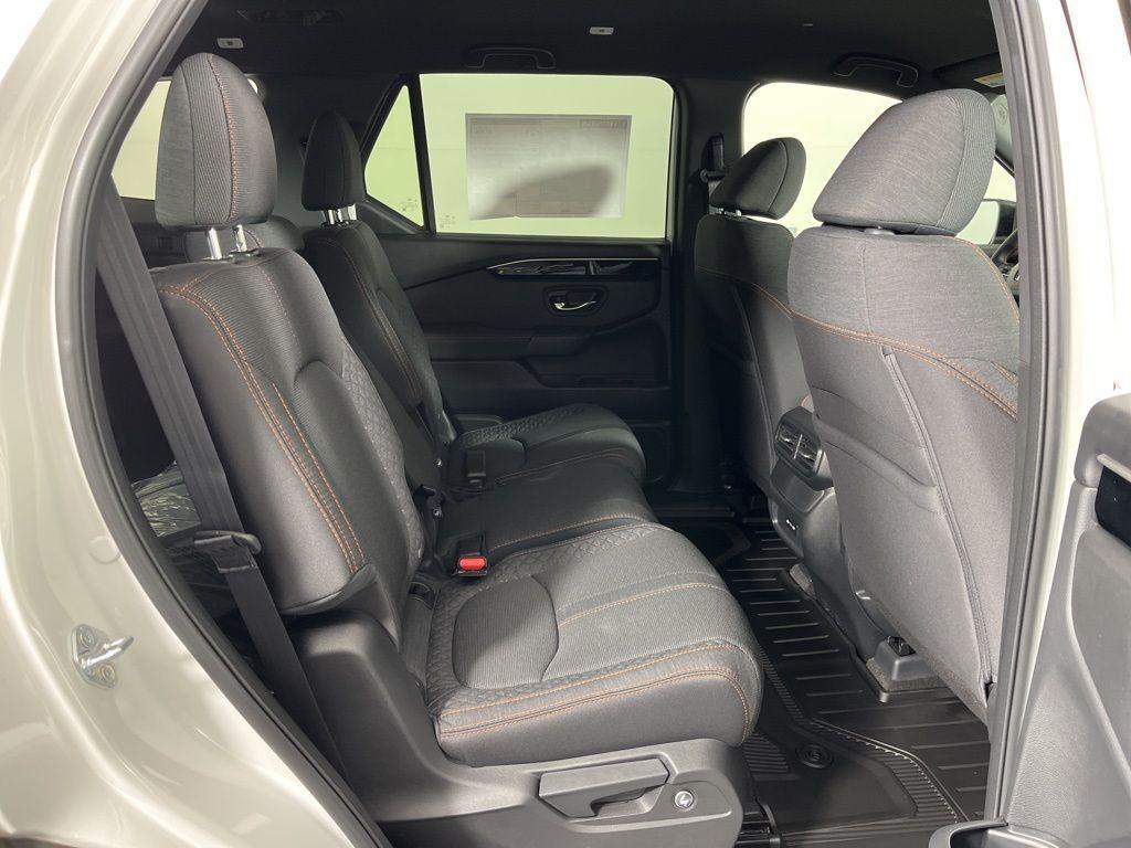 new 2025 Honda Pilot car, priced at $44,250