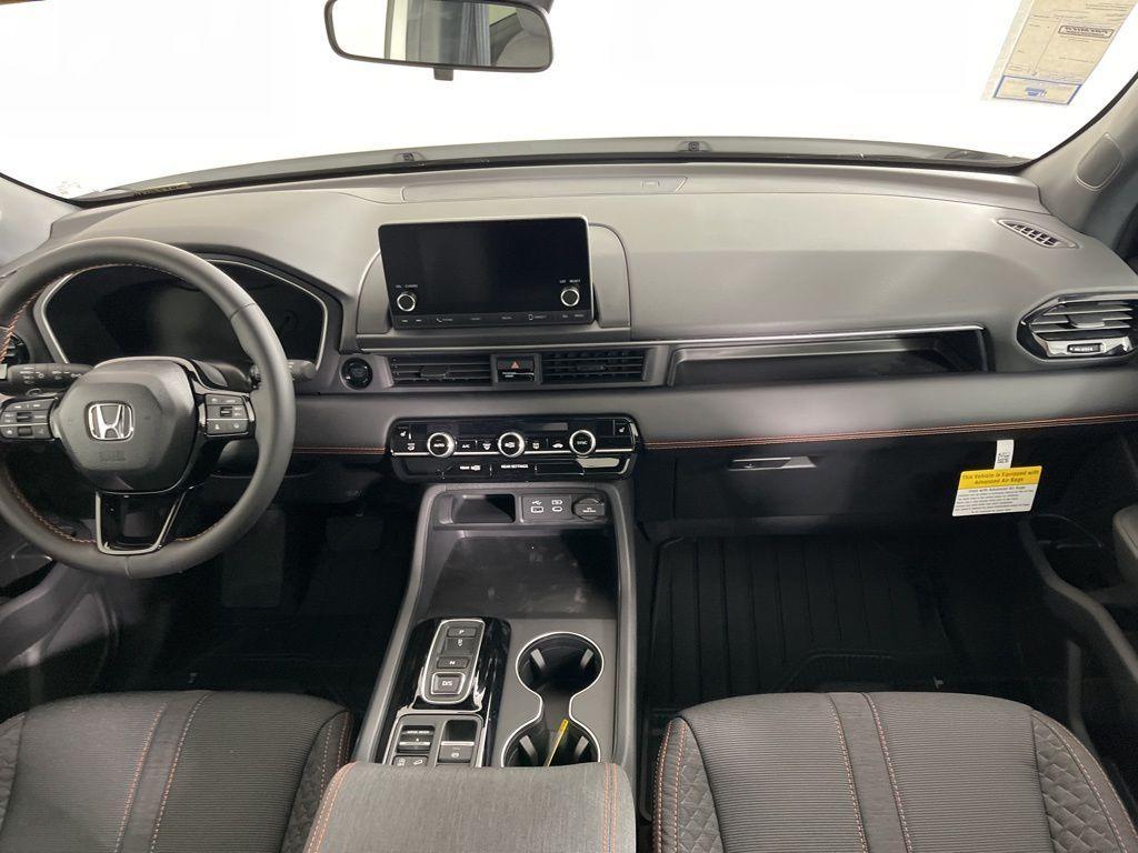 new 2025 Honda Pilot car, priced at $44,250