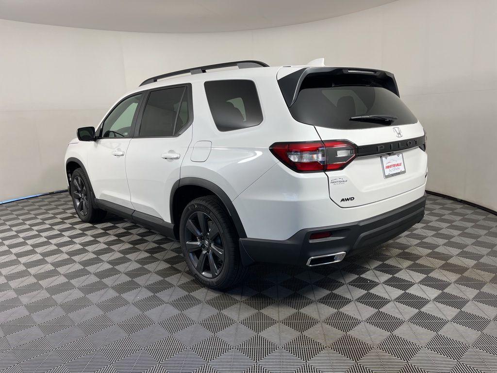new 2025 Honda Pilot car, priced at $44,250