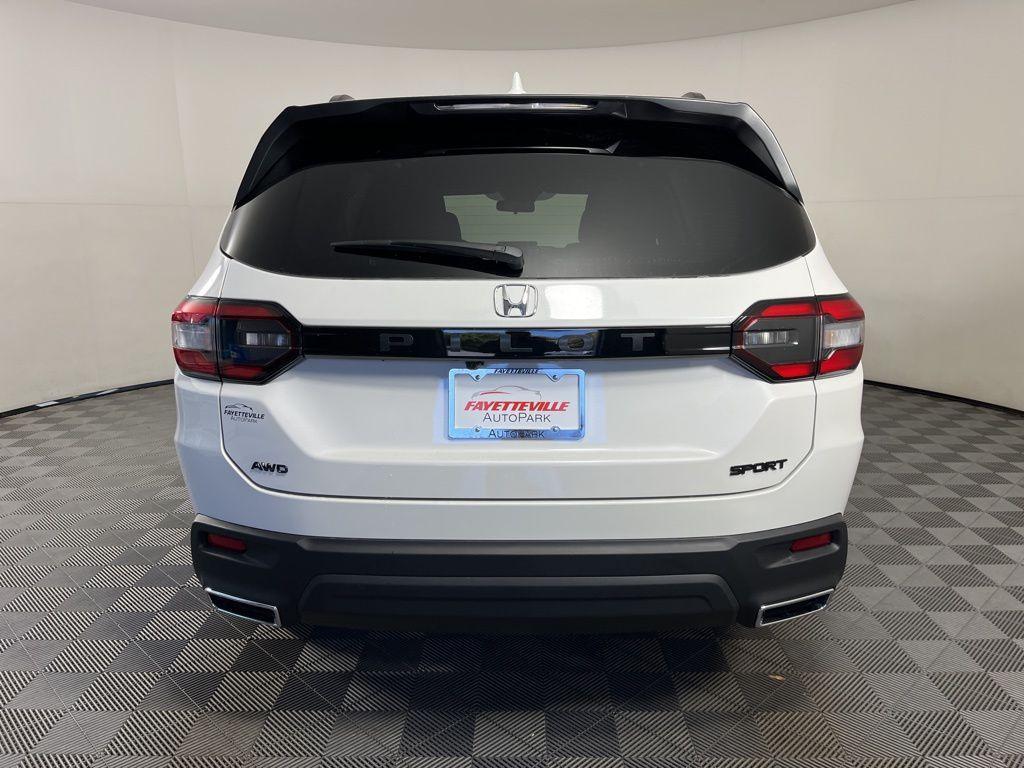 new 2025 Honda Pilot car, priced at $44,250