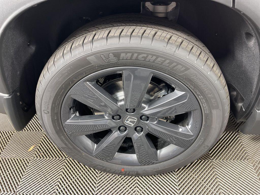 new 2025 Honda Pilot car, priced at $44,250