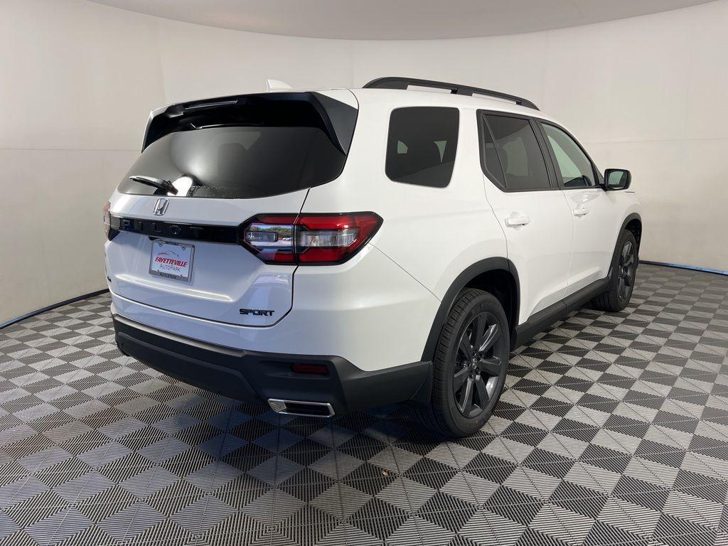 new 2025 Honda Pilot car, priced at $44,250