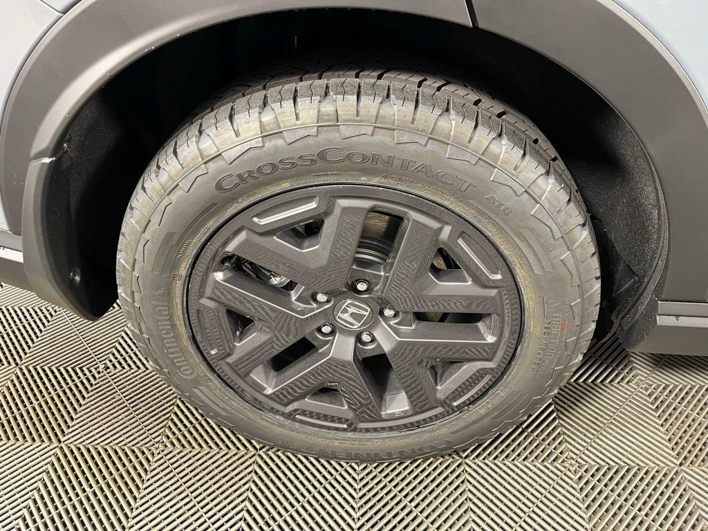 new 2026 Honda CR-V Hybrid car, priced at $40,705