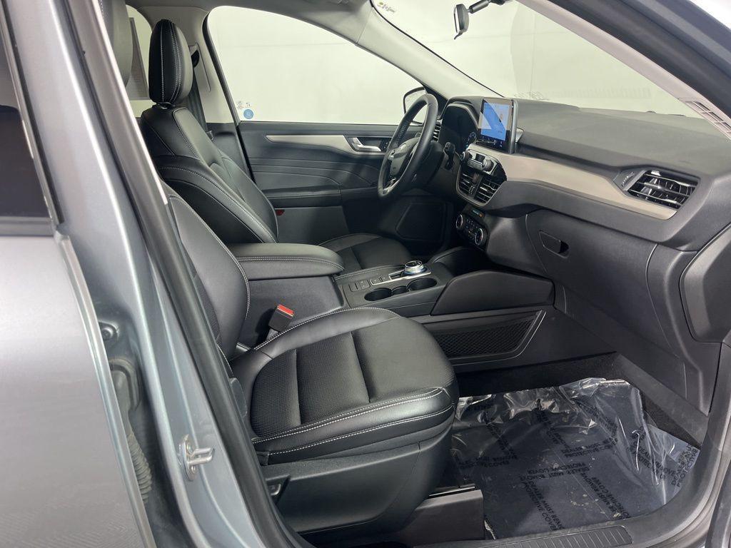 used 2022 Ford Escape car, priced at $24,056