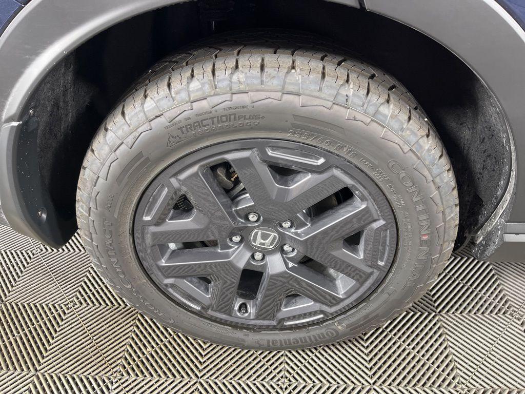 new 2026 Honda CR-V Hybrid car, priced at $40,250