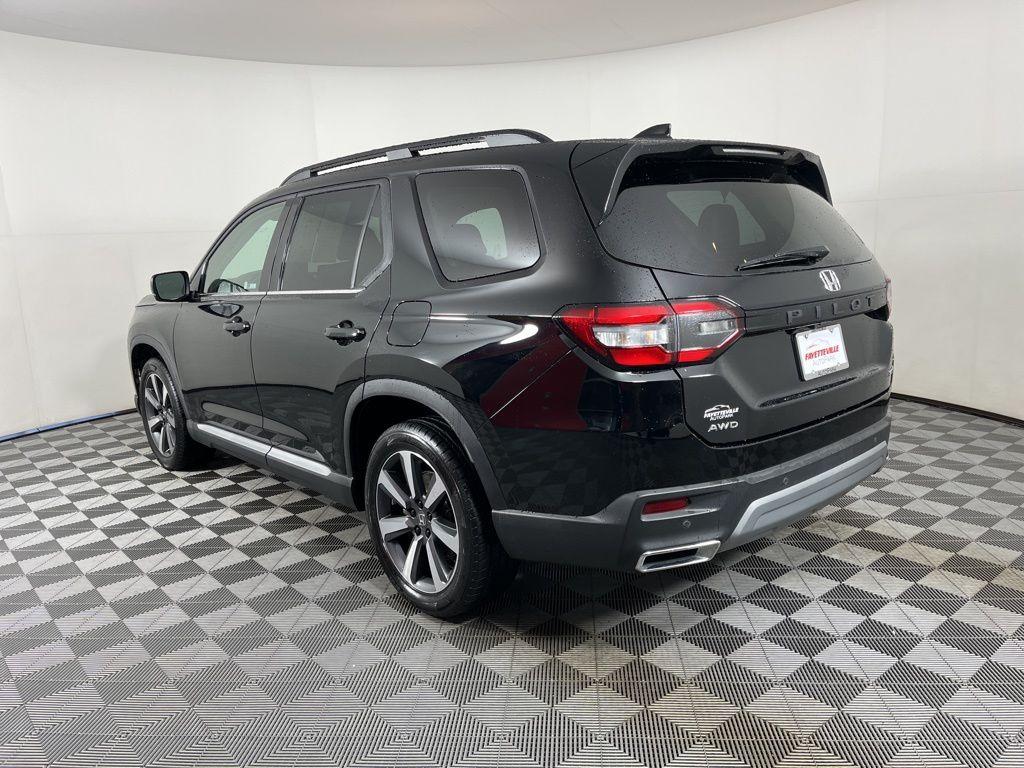used 2023 Honda Pilot car, priced at $37,432