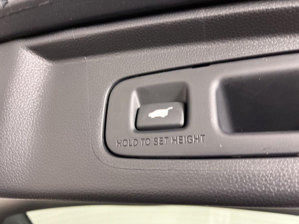 new 2025 Honda CR-V Hybrid car, priced at $38,187