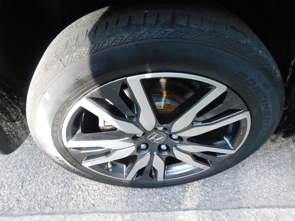 used 2022 Honda Pilot car, priced at $37,912