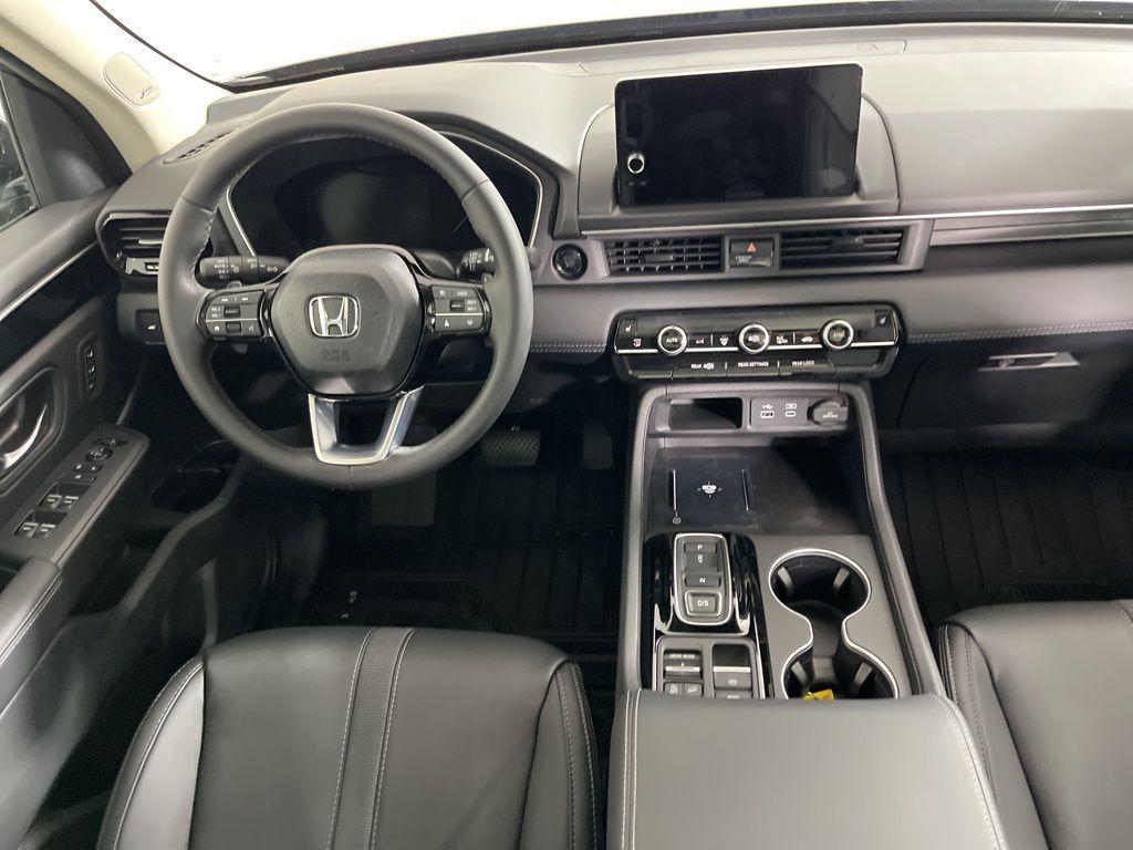 new 2025 Honda Pilot car, priced at $51,095