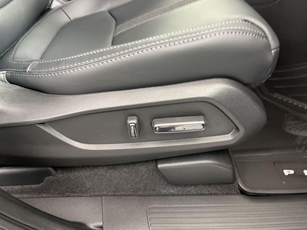 new 2025 Honda Pilot car, priced at $51,095