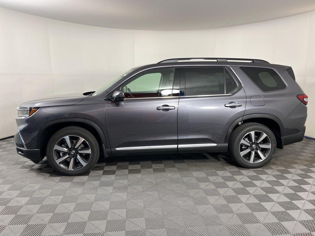 new 2025 Honda Pilot car, priced at $51,095