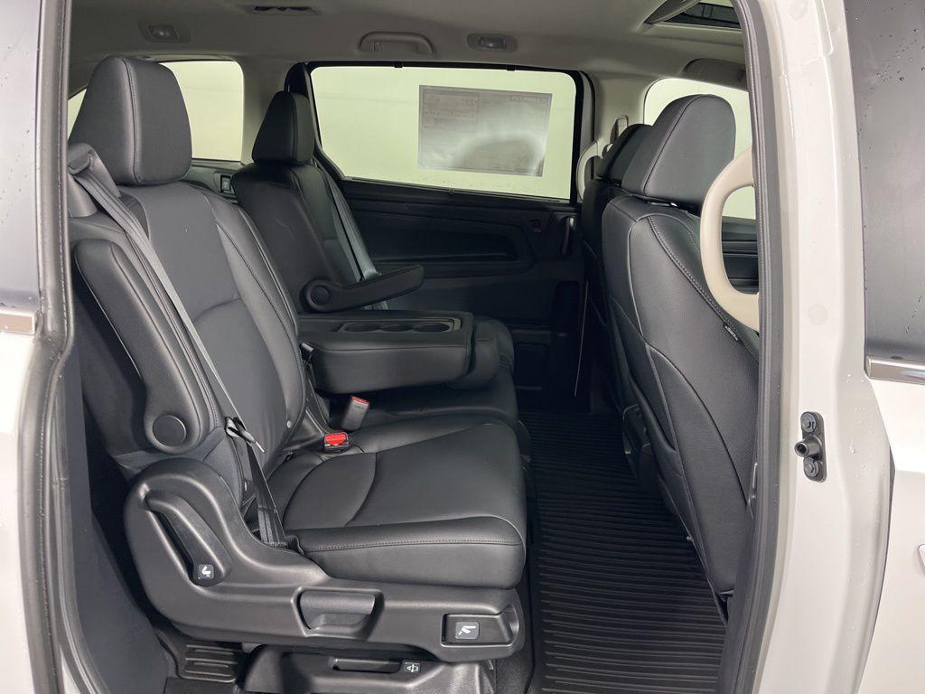 new 2026 Honda Odyssey car, priced at $46,140