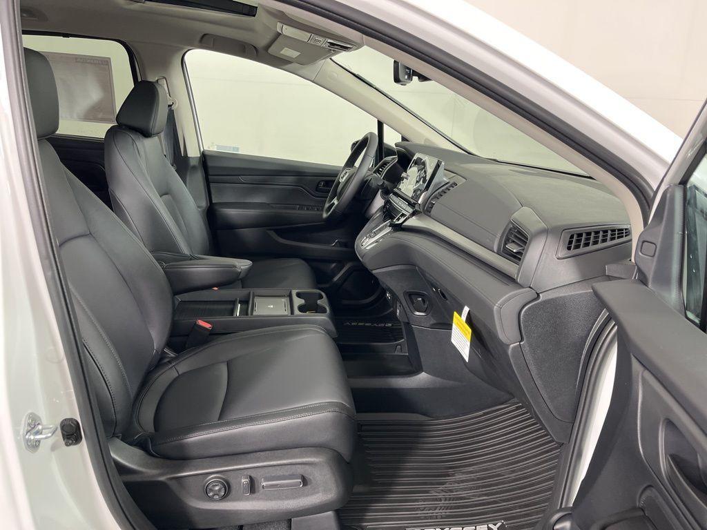 new 2026 Honda Odyssey car, priced at $46,140