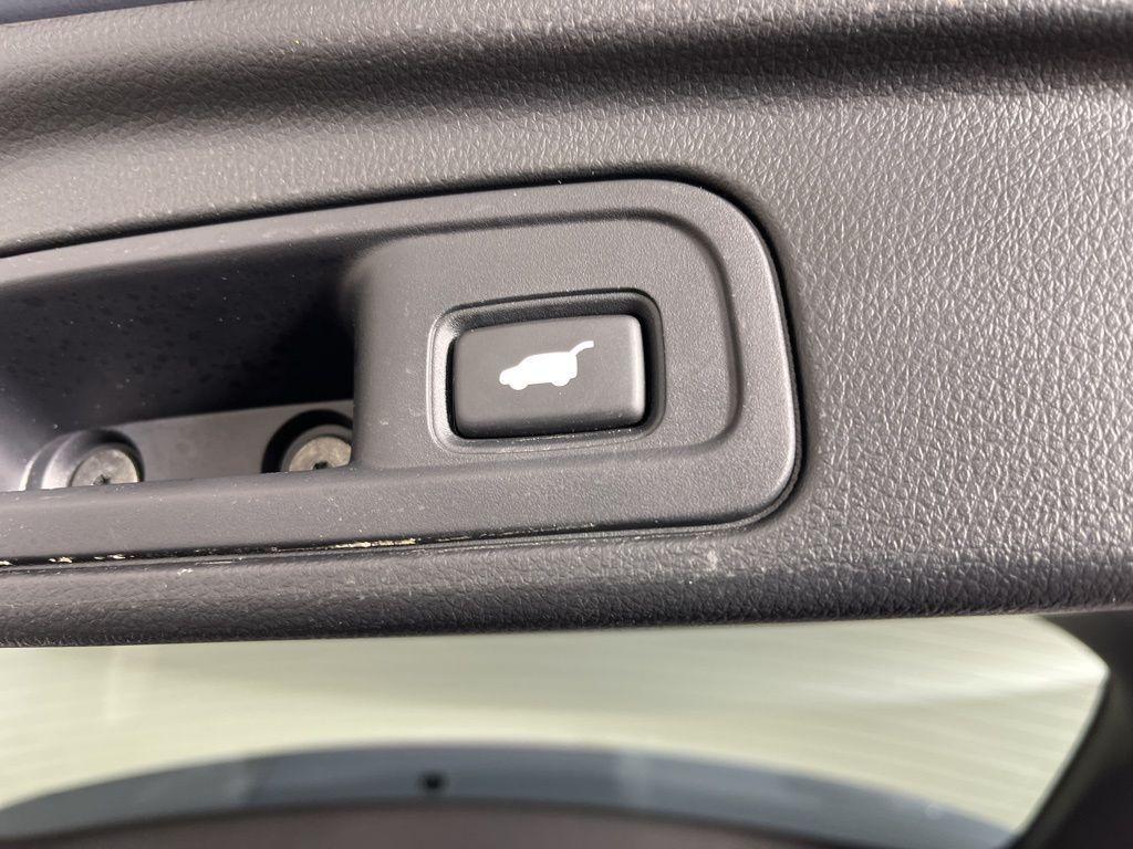 used 2022 Honda Pilot car, priced at $33,429