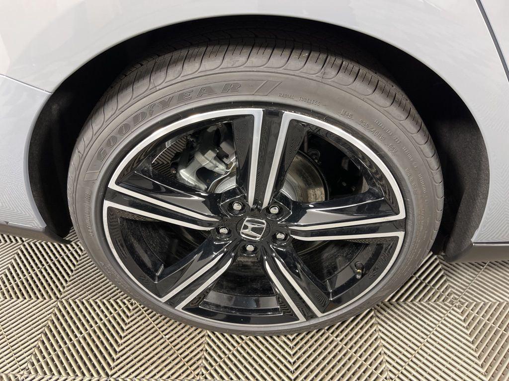 new 2025 Honda Accord Hybrid car, priced at $33,994