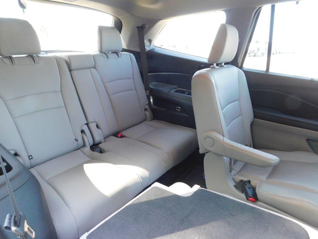 used 2022 Honda Pilot car, priced at $29,749