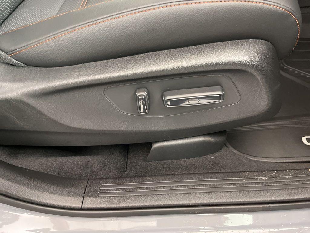 new 2025 Honda CR-V Hybrid car, priced at $39,500