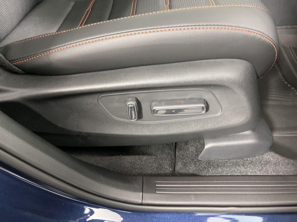 new 2026 Honda CR-V Hybrid car, priced at $41,675