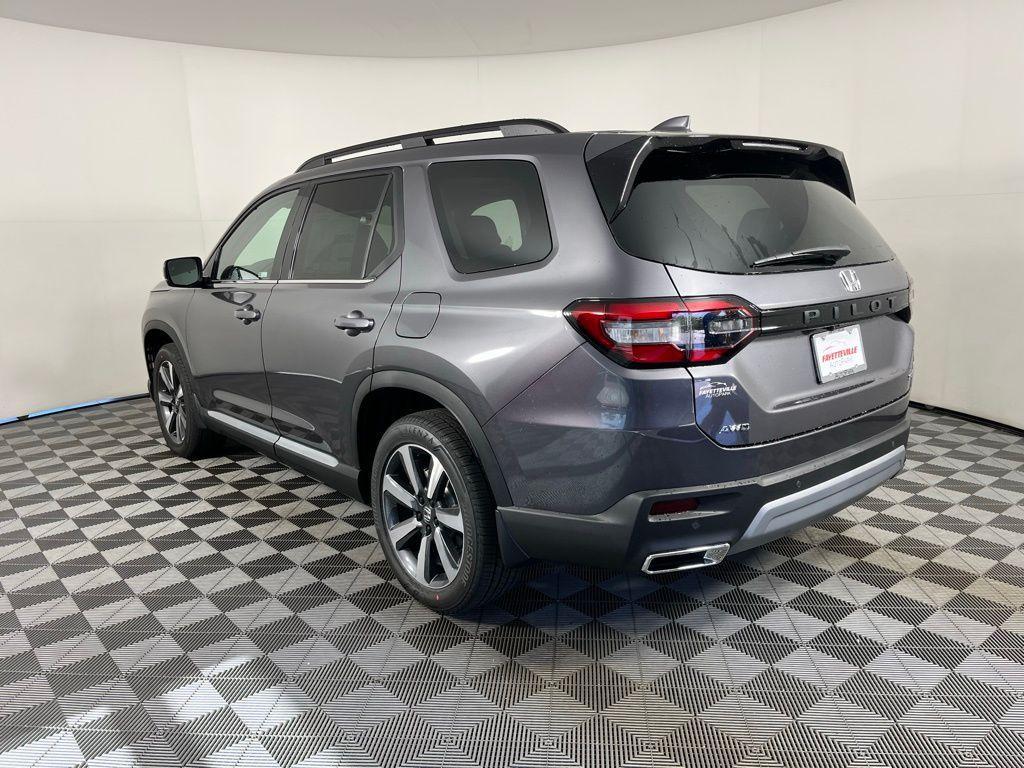 new 2025 Honda Pilot car, priced at $51,095