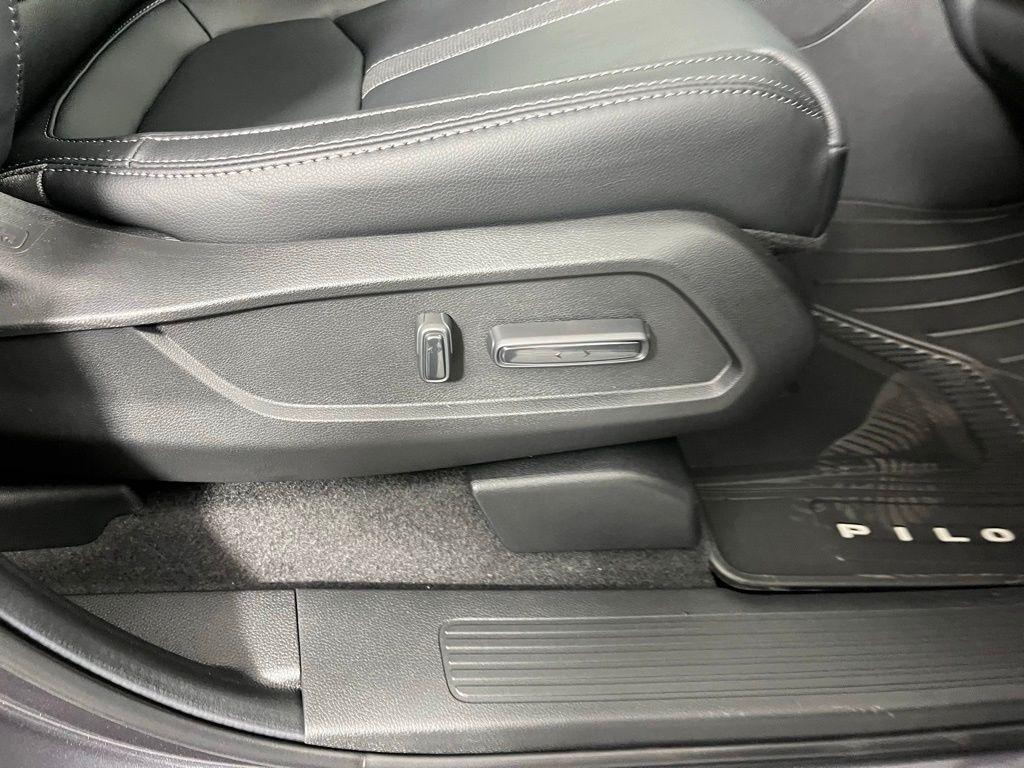 new 2025 Honda Pilot car, priced at $51,095