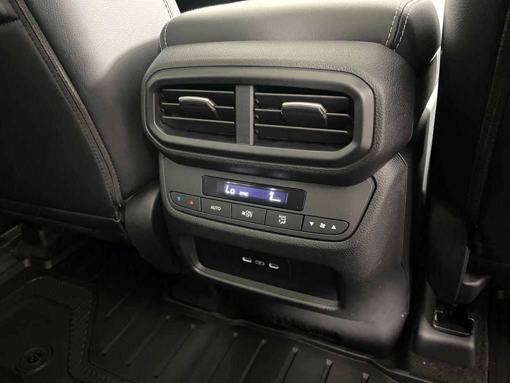 new 2025 Honda Pilot car, priced at $51,095