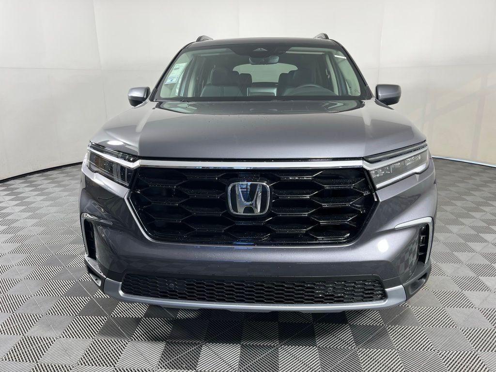 new 2025 Honda Pilot car, priced at $51,095